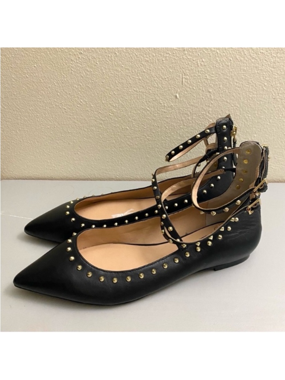 Jennifer Lopez stylish genuine leather balet women's flats .
Size 9.5 M